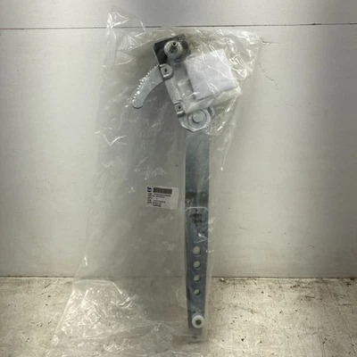 Регулятор окна Ford RH (со стороны пассажира) F3HZ6823200AA (новый из старых запасов) - Изображение 1 из 4