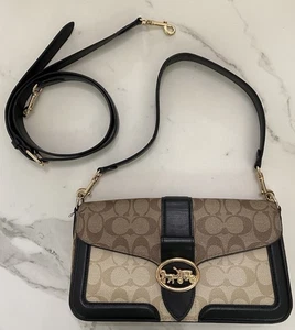 Bandolera Coach Brand Georgie Signature de lona caqui/negro - Imagen 1 de 11