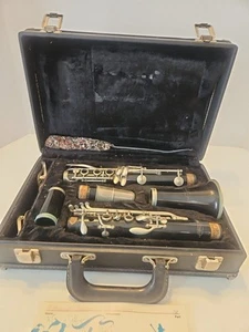 Clarinetto vintage con custodia Wurlitzer - Foto 1 di 6
