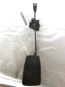 2006 FORD TAURUS Accelerator Floor Throttle Gas Foot Pedal Lever OEM - Picture 1 of 17