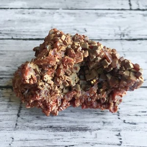Cristalli di vanadinite su matrice: 2,75" lungo, 7,3 once (208 g) minerale grezzo grezzo - Foto 1 di 12