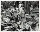 1977 Press Photo Kids Wait for Swimming Pool Opening, Houston - hpa90573
