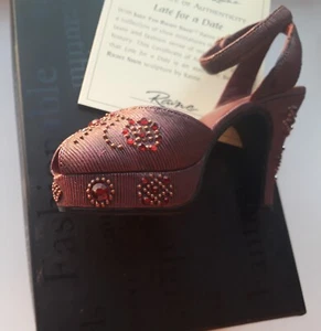 just the right shoe by Raine"late for a date" - Picture 1 of 7