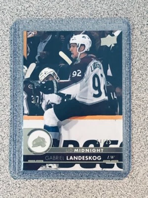2017-18 Upper Deck Midnight Gabriel Landeskog /25 #296 - Colorado Avalanche - Image 1 of 2