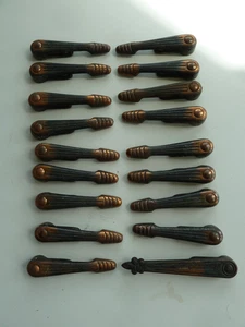 SET OF 17 MATCHING 1 ODD VINTAGE DECORATIVE METAL STAIR CARPET RUNNER CLIPS - Picture 1 of 5