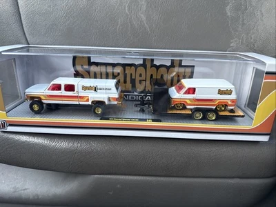 M2 Machines Square Body Syndicate Hauler CHASE 🔥 🔥 🔥  - Image 1 of 4
