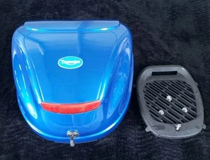 TRIUMPH Motorcycle LUGGAGE BOX Top Box w/ Key, Blue - Bild 1 von 10