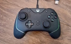 RAZER WOLVERINE V2 WIRED CONTROLLER - XBOX ONE XS AND PC - Picture 1 of 4