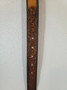 Kids SIZE 18 Brown Leather Belt Horse Scene Beautiful Full Grain Cowhide - Picture 1 of 7