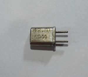 HC-25/U - 12,806944 MHz Radio Crystal - 0,039 pinów - NWCC - Zdjęcie 1 z 2