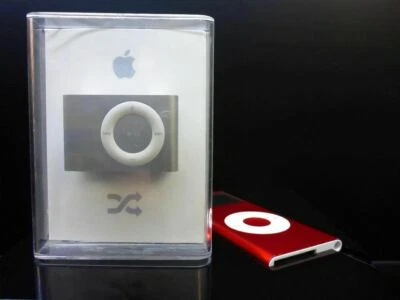 1x Apple iPod Shuffle VERSATEL 2. Generation 1GB silber in OVP MB225ZD/A shuffle - Bild 1 von 4