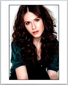 Erin Sanders Hand Signed 8 x 10 Inch Photo - Was Folded - Picture 1 of 2