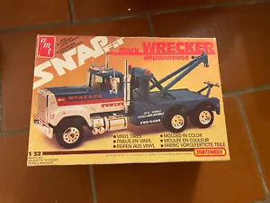 amt SNAP FIT Mack WRECKER 1/32 MATCHBOX Raro - Foto 1 di 12