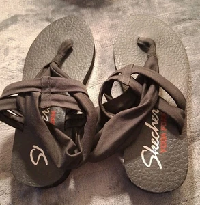 Skechers Yoga Foam Flip Flops Size 8 Black - Picture 1 of 9