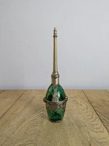 Antique Perfume Bottle Glass Embossed Metal Green Moorish Moroccan Collectable - Foto 1 di 8