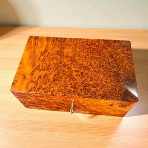 Burl Wooden lockable thuya wooden jewellery Box holder with key - Picture 1 of 6
