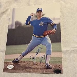 Gaylord Perry HOF Signed/Autographed 8x10 Photo Seattle Mariners JSA  - Picture 1 of 4