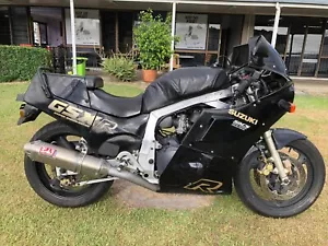Suzuki GSXR J 1100 - Picture 1 of 24