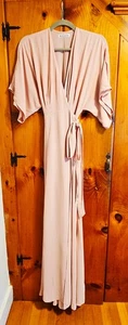 Reformation Winslow Wickel-Maxikleid in Blush Pink XSmall neu ohne Etikett Kimonoärmel - Bild 1 von 18