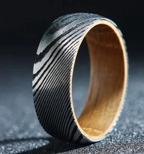 DAMAST *** Damaszener Stahl Ring Bandring matt mit Whiskyfass-Holz - Picture 1 of 5