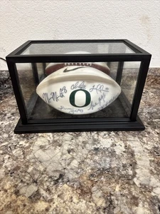 Oregon Ducks signed handsigniert Fußball im Glas Display Team #8#51#80#43#44 - Bild 1 von 11