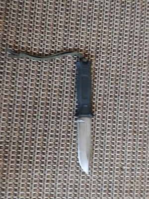Cuchillo de hoja fija Gerber Strongarm borde liso negro sin funda hecho en EE. UU. 7,75 pulgadas Foto 1 de 4