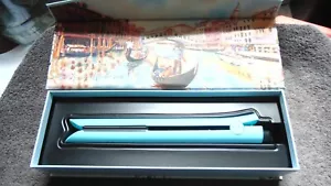 Le Chic Ceramic Flat Iron Professional Infrared Heating Technology NIB - Picture 1 of 3