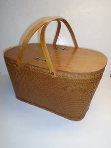 Vintage NATURAL WICKER PICNIC BASKET - Double Lids - Wood Handles w/ Pie Rack - Picture 1 of 17