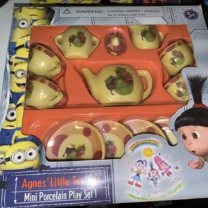 Universal Studios Despicable Me Minion Mayhem Agnes' kleines Porzellan Teeservice - Bild 1 von 1