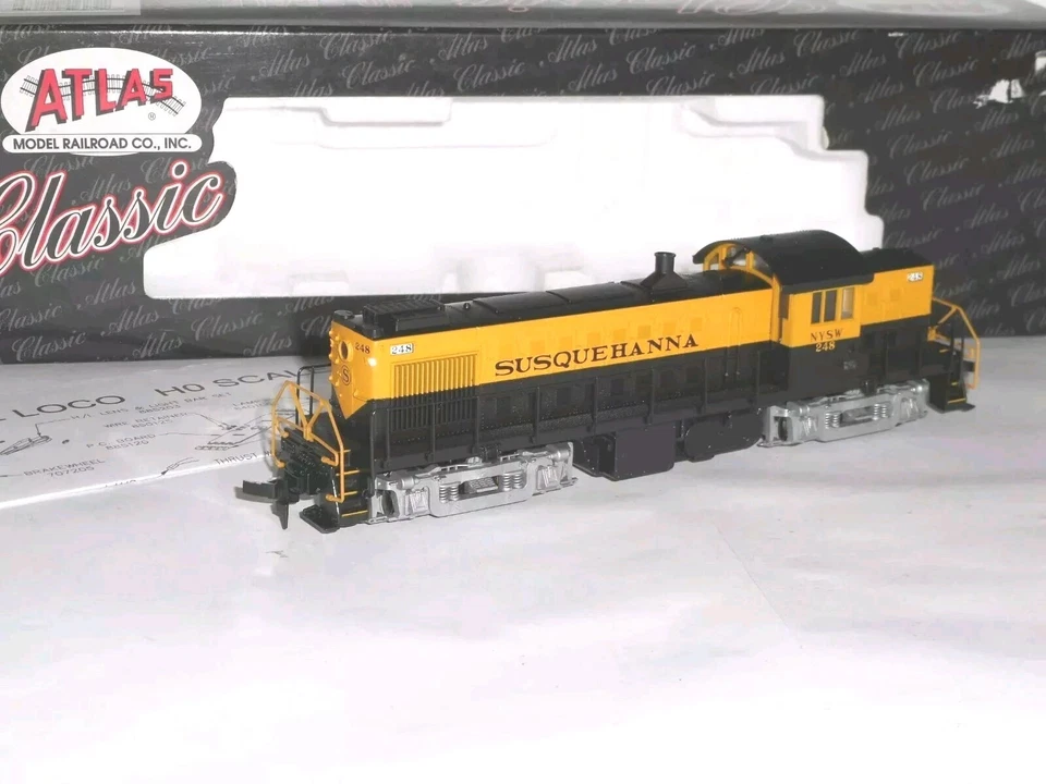 Atlas Classic #8868 Alco RS-1 Susquehanna. Excellent cond. 2 rail DC. HO. Boxed - Image 1 of 4