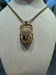Skarabäus Anhänger 18Karat (750) Gelbgold mit hochfeinen Brillanten - Imagen 1 de 21