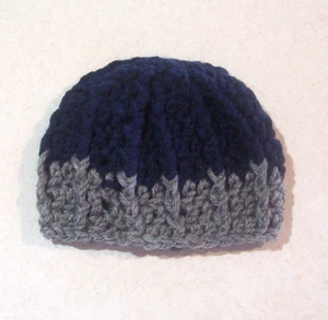 Häkel marineblau mit grauem Rand gerippt Strumpf Mütze 16" -18" Puppe - Bild 1 von 1
