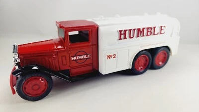 ERTL Diecast Mobil 1930 Diamond T Tanker Bank Humble Gas Limited Edition 8" - Image 1 of 4