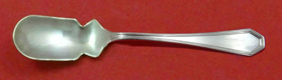 Cuchara de rábano picante de plata esterlina Queen Anne lisa de Dominick and Haff personalizada Foto 1 de 1