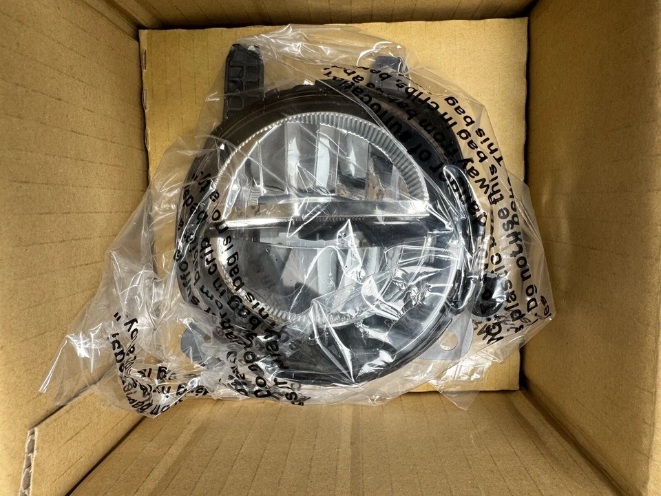 Driver Fog Light Assembly for BMW 3-Series 14-19 New Replacement BM2592153C - Image 1 of 2