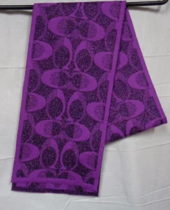 Echarpe femme COACH violet pailleté ton tricot logo C 7-3/4" L x 60" L - Photo 1/4