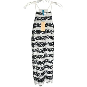 Francesca's Women's Dress Black White Halter Neck Floral Eyelet Size S NWT $54 - Picture 1 of 12