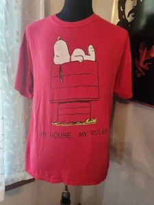 Camiseta PEANUTS By SCHULTZ Para Hombres SNOOPY MY HOUSE MY RULES Talla Grande Roja - Imagen 1 de 2