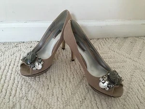 UK NEXT beige nude braun Peeptoe 7 Plateau Party Pumps Stilettos Edelstein gebraucht - Bild 1 von 12