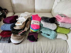 30 Paar nagelneue Damensocken, viele Farben/Stile, die meisten mit orig Etikett - Bild 1 von 7