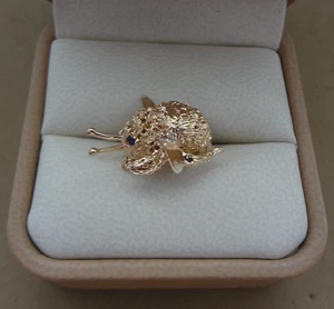 ADORABLE TEXTURED 14K BUMBLE BEE PIN BROOCH W/ SAPPHIRE EYES - Picture 1 of 7