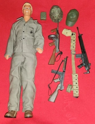 Figura de acción Hasbro GI Joe Soldier of the World Marine 1968 con accesorios Foto 1 de 4