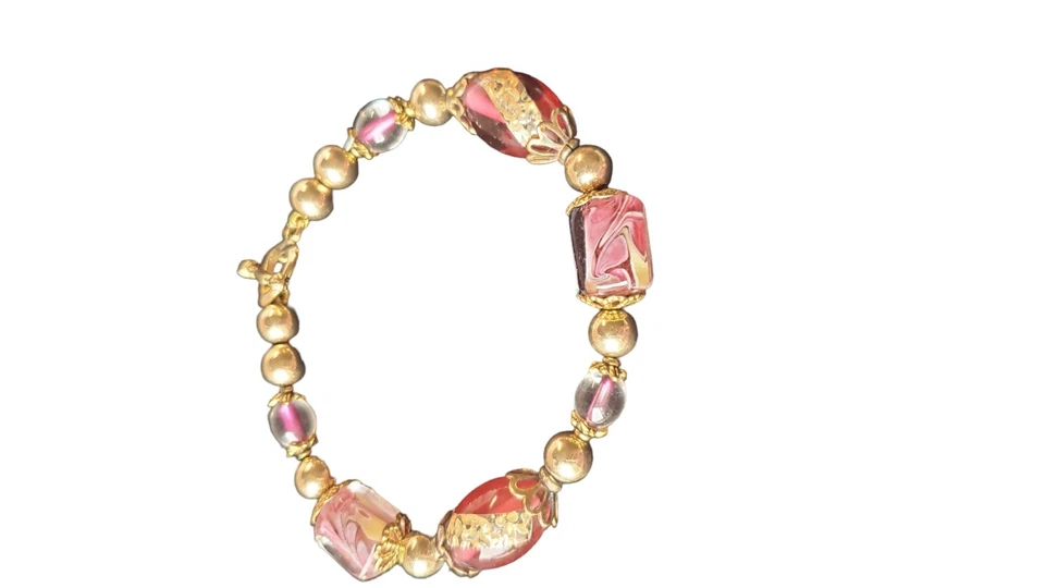 Brazalete de cuentas de vidrio rosa tono dorado y corazón cierre de palanca 8" Foto 1 de 4