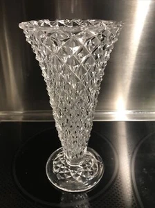 JARRÓN DE VIDRIO INDIANA IMPRESIONANTE JARRÓN VINTAGE PUNTA DIAMANTE TRANSPARENTE 3D 8" ALTO - Imagen 1 de 15