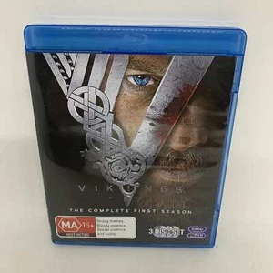 VIKINGS: TEMPORADA 1 PROGRAMA DE TELEVISIÓN Blu-ray Región B Muy Buen Estado ENVÍO GRATUITO - Imagen 1 de 4