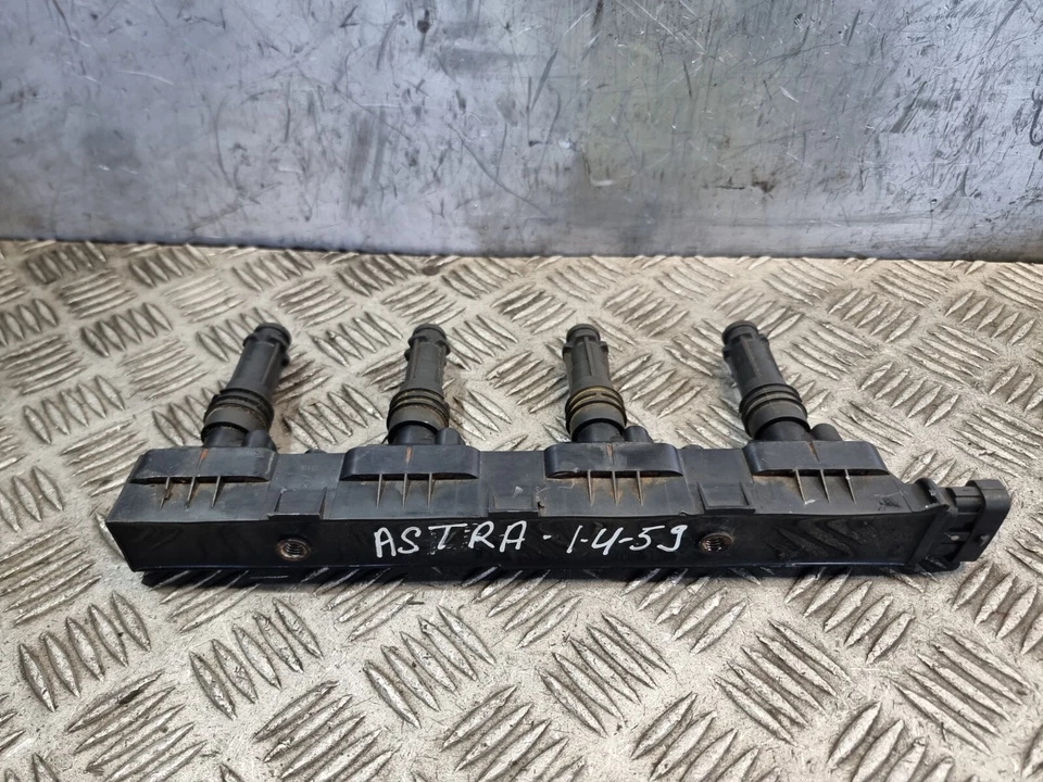 VAUXHALL ASTRA IGNITION COIL PACK 1.4L PETROL MANUAL ASTRA 2009 IGNITION COIL - Image 1 of 4