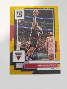 2022-23 Panini Donruss Optic #60 Nikola Vucevic Gold Wave Prizm /10 Chicago - Bild 1 von 7