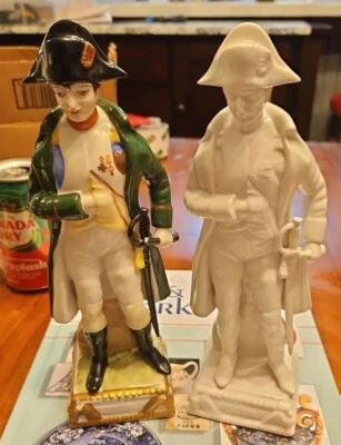 Par de estatuillas de porcelana estilo Napoleón Dresde años 1800 10" terminadas y en blanco Foto 1 de 4