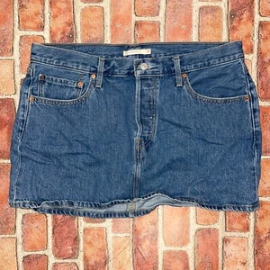 Gebrauchter Levi’s Icon Rock jeansblau Jeans versteckte Knopfleiste Gr. 33 Freizeit - Bild 1 von 4