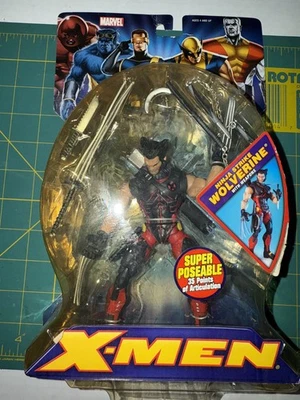 Figura de acción ToyBiz X-Men Classics Ninja Strike Wolverine 2005 NUEVO SELLADO Foto 1 de 4